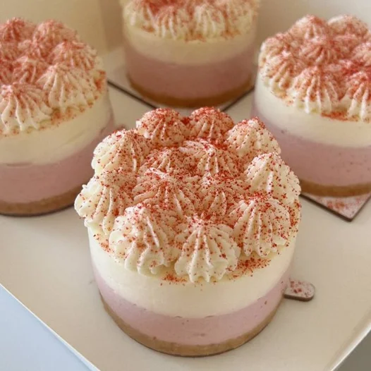 Strawberry / Coconut (bento)