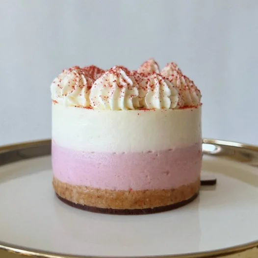 Strawberry / Coconut (bento)