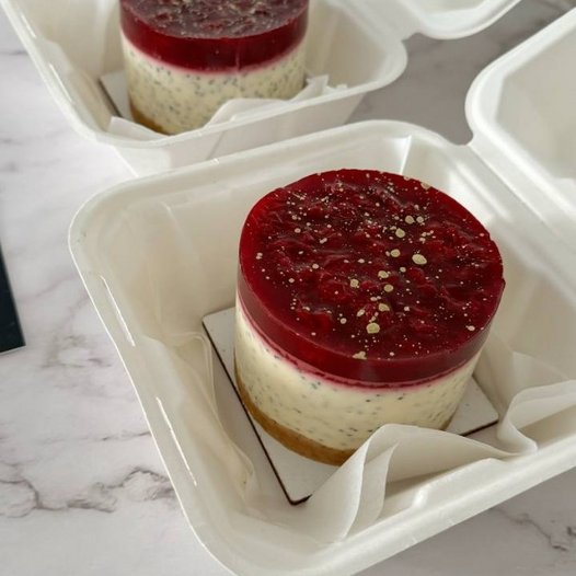 Poppyseed  / Cherry (bento)