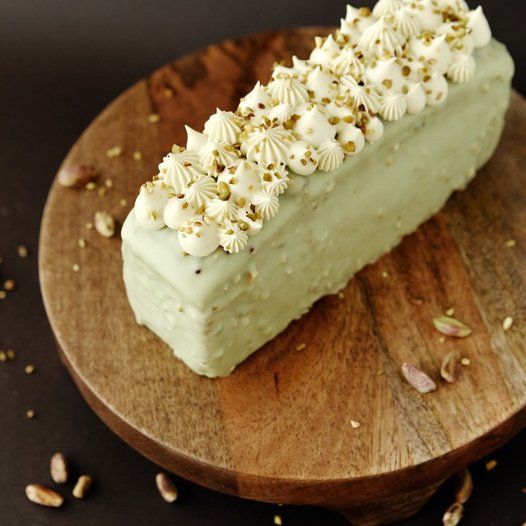 Pistachio Travel Cake