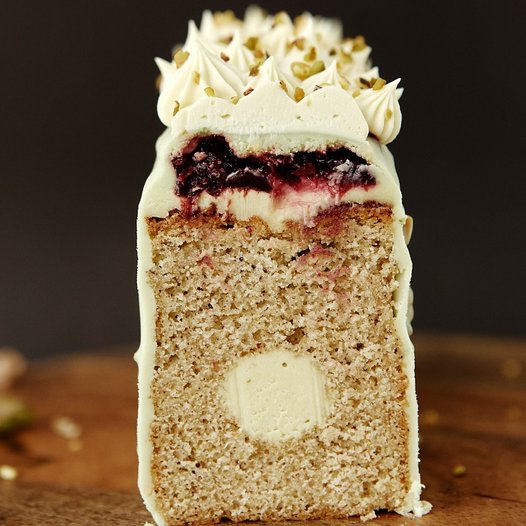 Pistachio Travel Cake