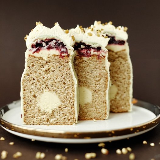 Pistachio Travel Cake