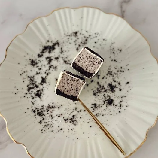 Oreo Cheesecake Bars