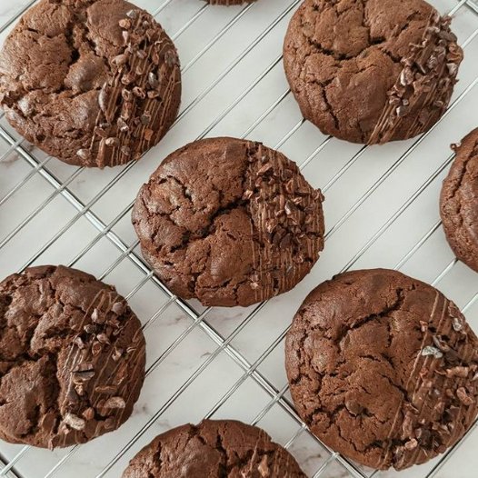 Cookies with cheesecake fiiling