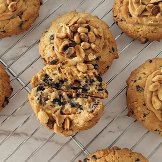 Peanut Butter Dark Chocolate Cookies