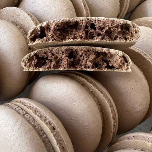 Video Lesson on Macarons on French Meringue