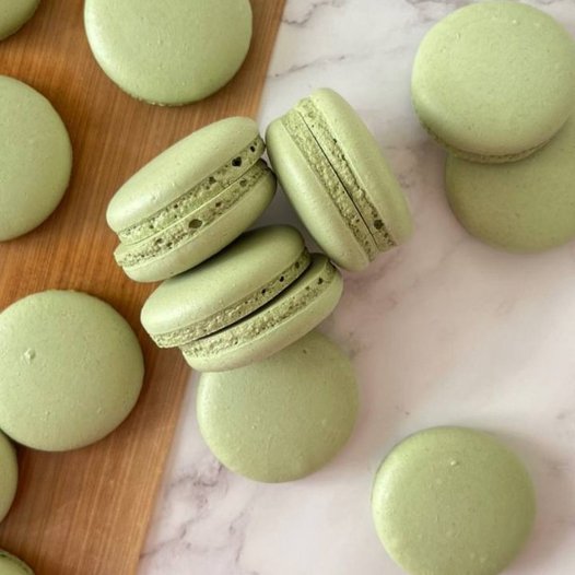 Video Lesson on Macarons on French Meringue