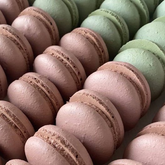 Video Lesson on Macarons on French Meringue