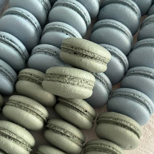 Video Lesson on Macarons on French Meringue