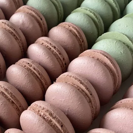 Video Lesson on Macarons on French Meringue