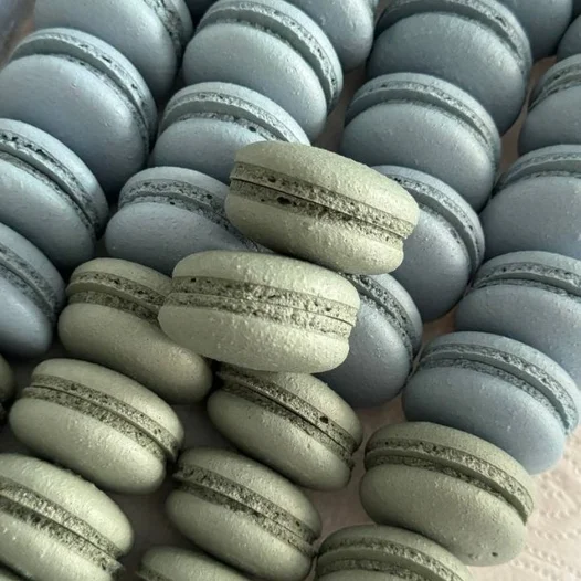 Video Lesson on Macarons on French Meringue